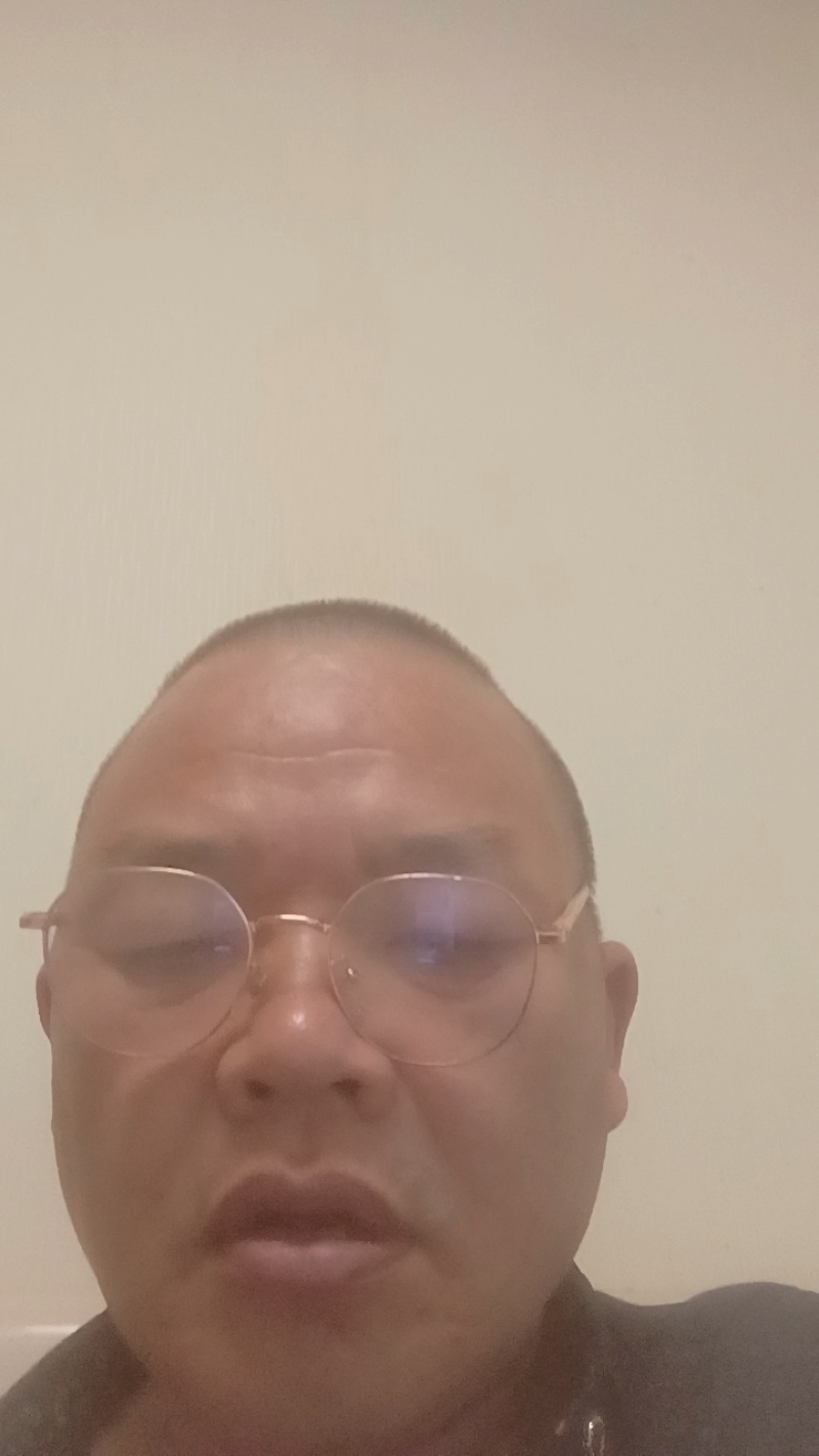 精品大葱大量供应，烧烤蘸酱葱，供应火锅餐饮等