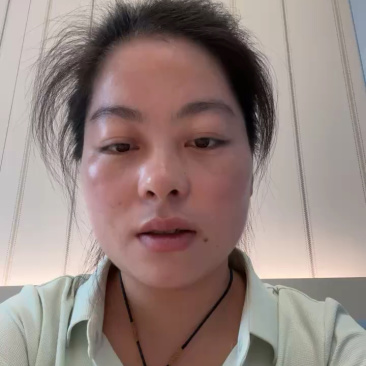 寿光无刺水果小黄瓜苗子圆柱型节节有瓜口感好瓜柄长