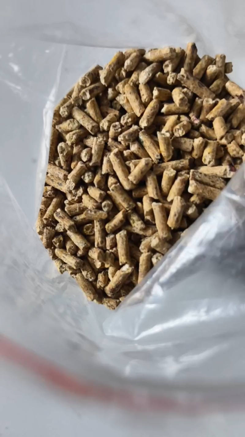 发酵颗粒饲料鸡鸭鹅牛羊都可用，厂家直出全面可供