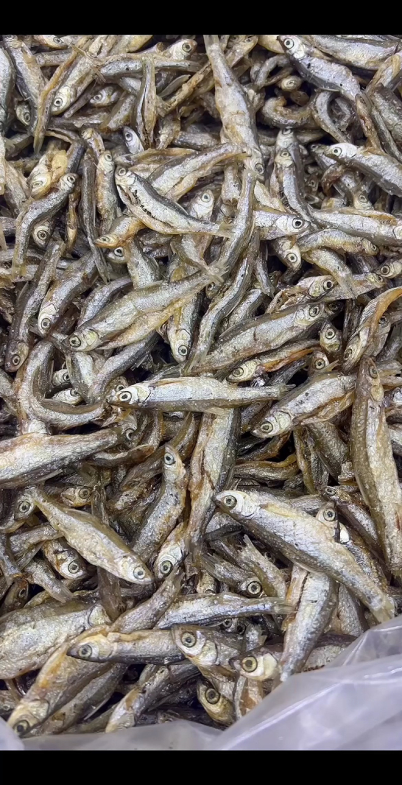 开肚油炸白肖鱼干地摊电商批发翘嘴白条鱼干河鱼干淡水鱼干