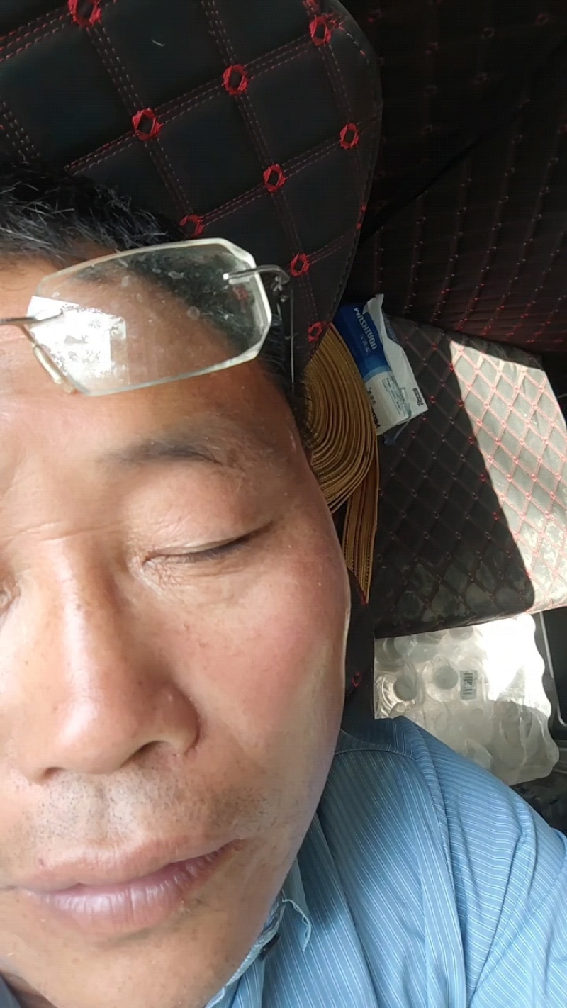 沙土地铁棍山药，质黄色正，囗感细腻，糯香。
