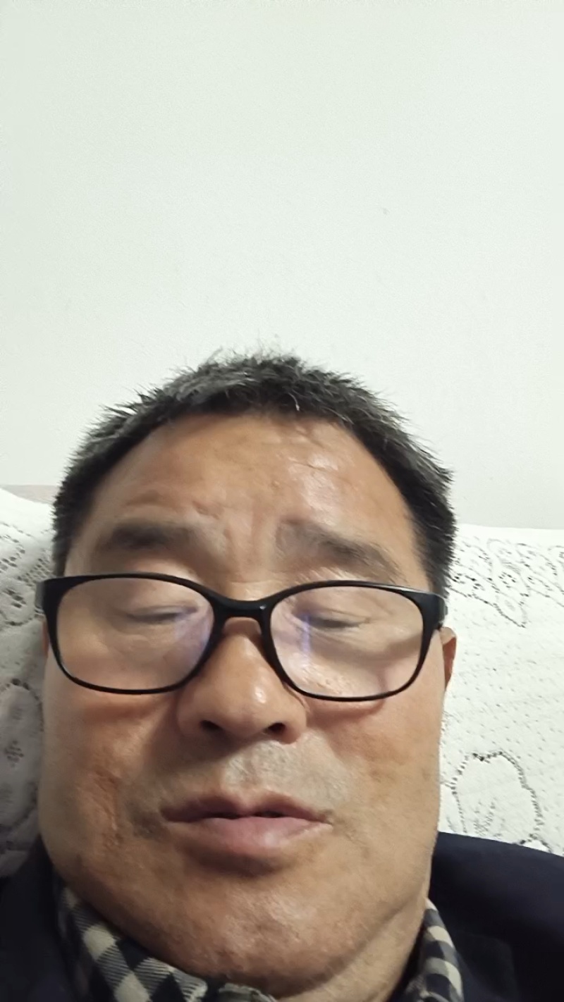 野生大山里的金银花