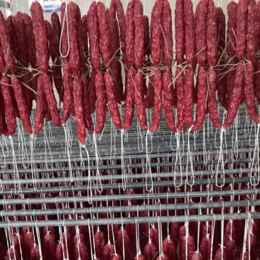 天然生嗮土猪皇腊肠广式腊肠香肠腊味酒店咸甜适中回头率高
