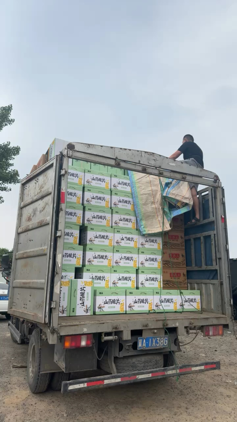 河北休闲散装膨化食品苦荞片，牛肉味五香味麻辣味，厂家直销