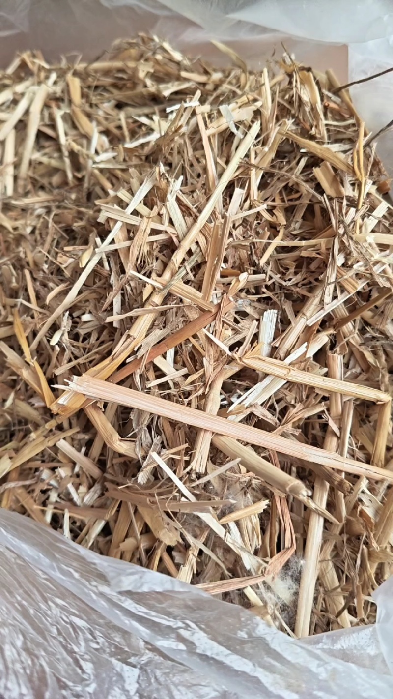 河南正阳优质小麦秸秆，牛羊马驴草料，揉丝压块，八个锣草粉