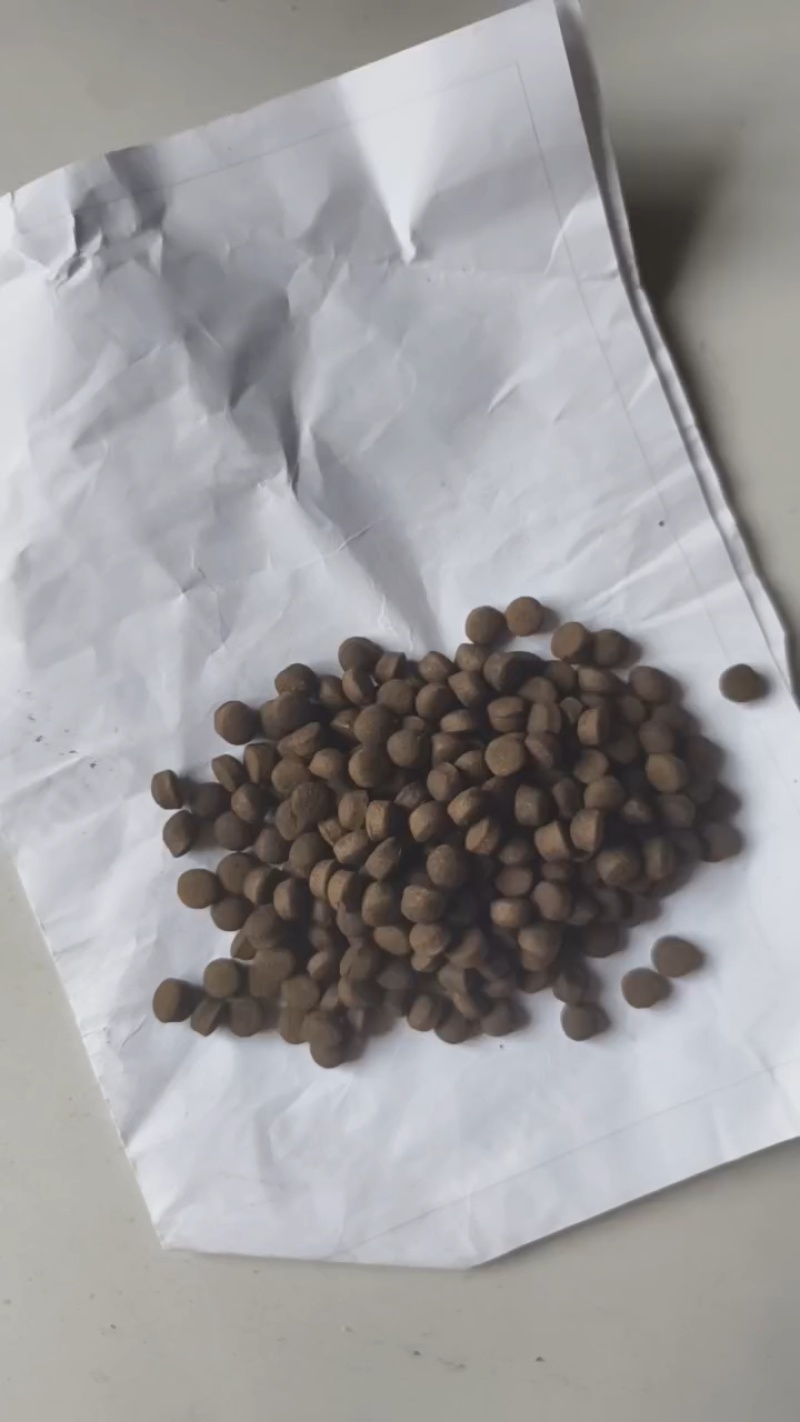 螃蟹对虾草鱼，水产用发酵玉米颗粒货源充足量大从优