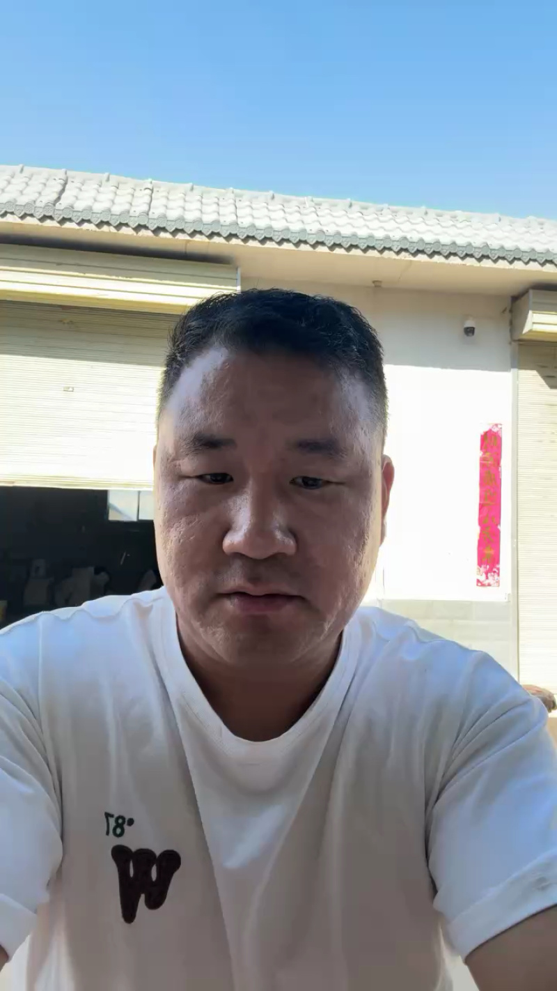 白银精品黄瓜，当天现摘，青皮绿心，条直短把，干花带刺。