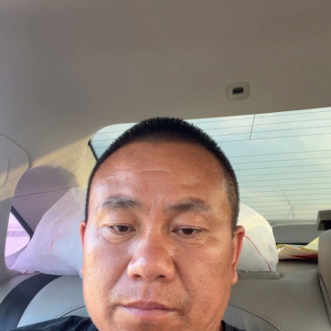 皇冠梨，河北皇冠梨，大量现货，果面干净，口感甜汁水多。