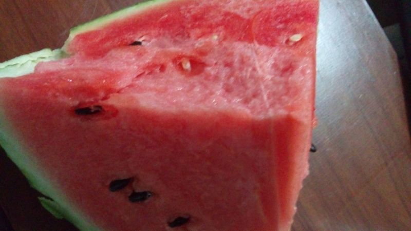 甜王西瓜8斤打底9成熟1茬山东省临沂市沂水县