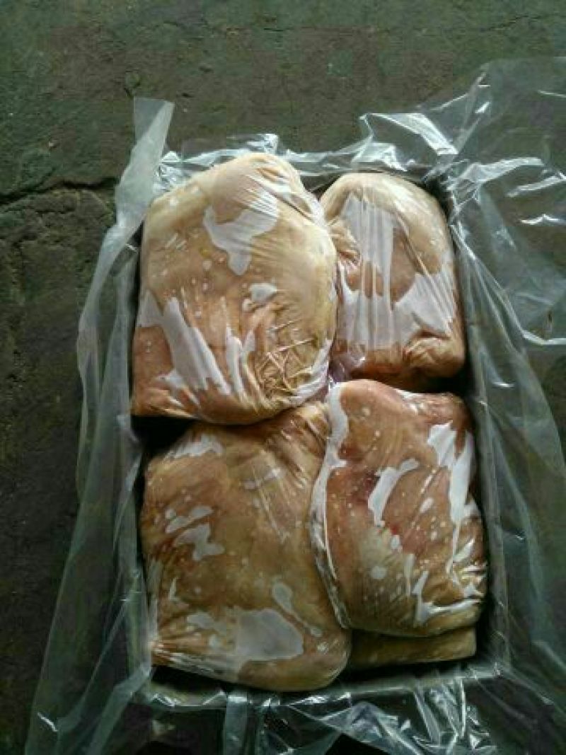 小牛后腿肉，带骨后腿，脊骨，脖骨，牛排，
