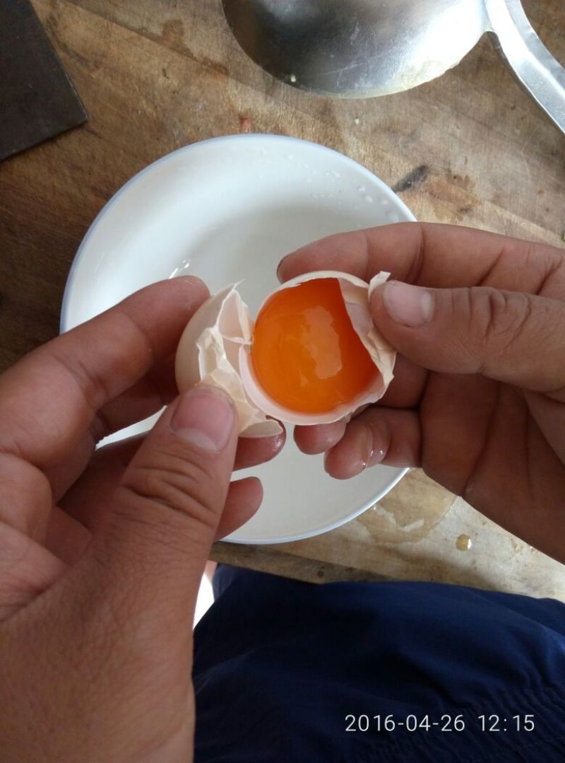 土鸡蛋食用50g以下