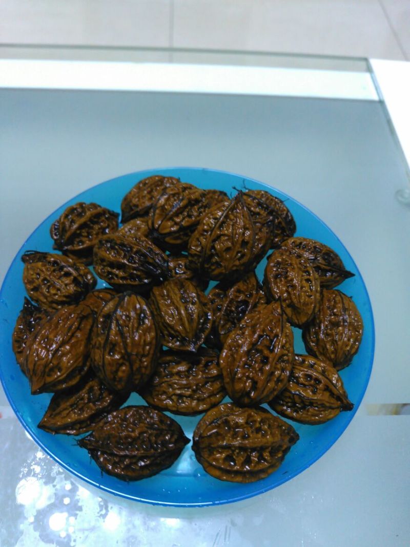 山核桃去皮干