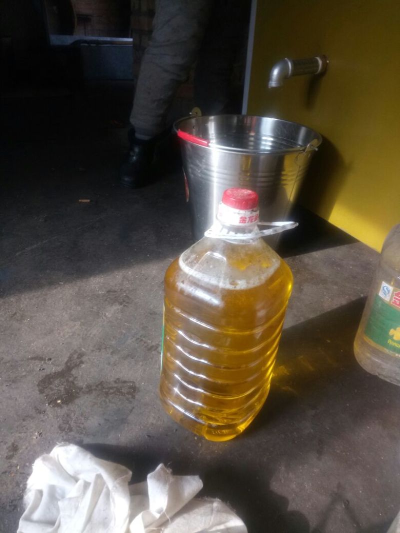 压榨菜籽油三级