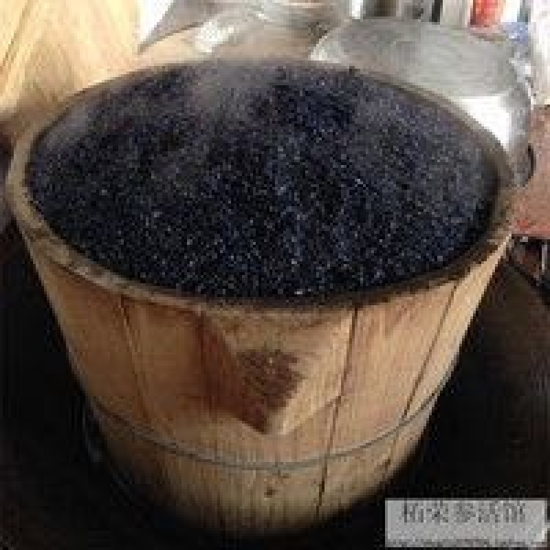 乌米饭，釆用全天然的乌树叶加工制作，没有添加防腐剂。