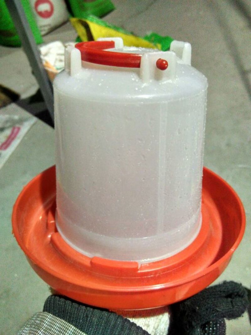 饲鸡水壶鸭鹅用饮水器喂水