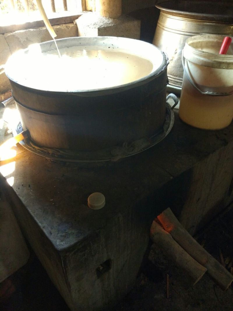 纯粮酒散装50公斤/桶