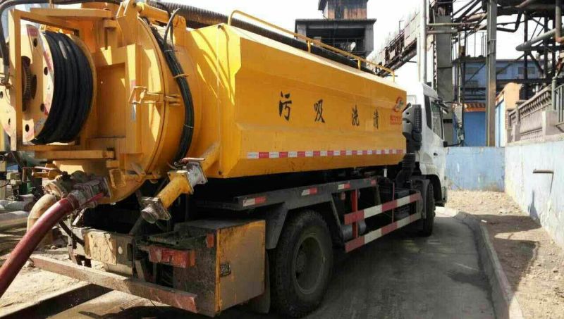 吸粪车
