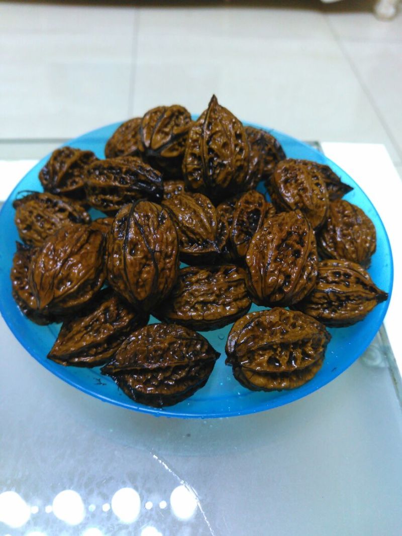 山核桃去皮干