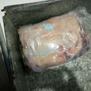羊后腿绵羊肉是