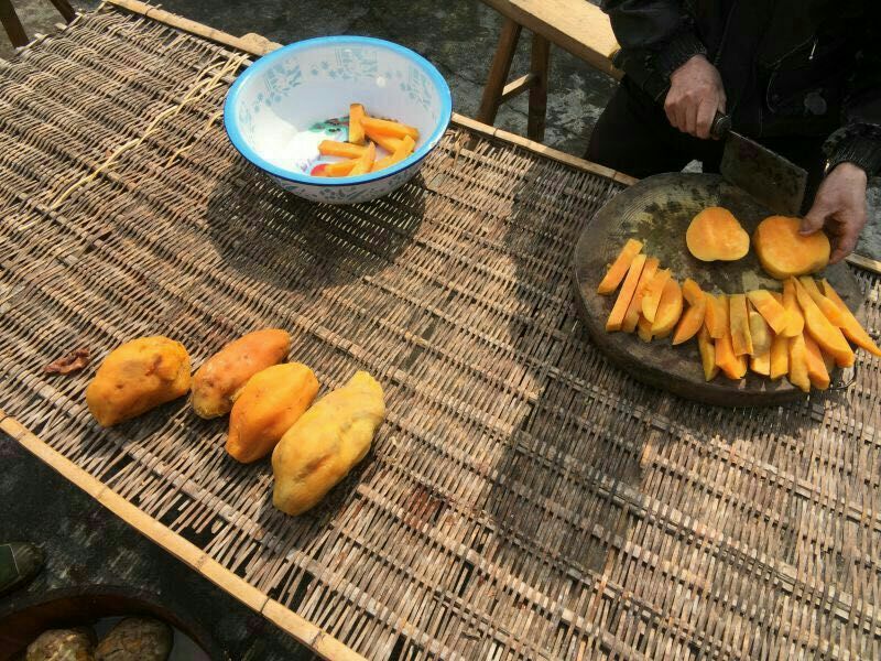 农家自己地里种的红薯自己晒制加工零添加地瓜干