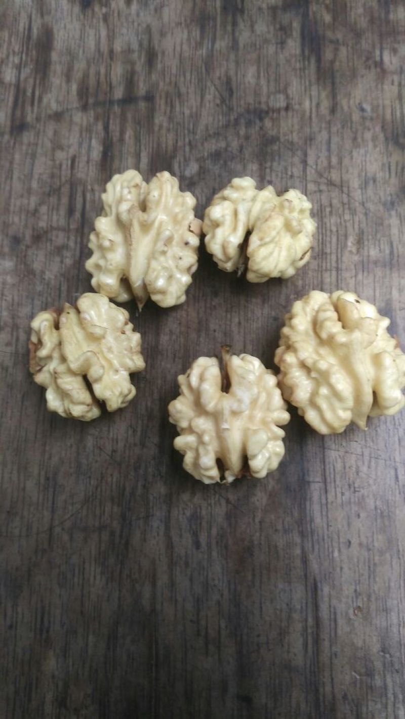 薄皮核桃去皮