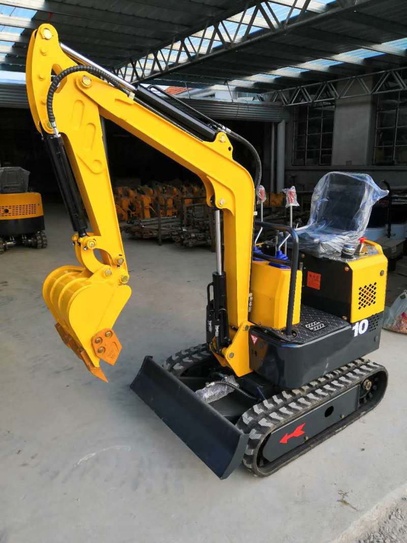 17小型履带挖掘机果园工程专用履带挖掘机挖沟机
