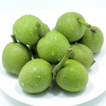 【精品】河南青皮核桃新鲜上市货源充足价格美丽