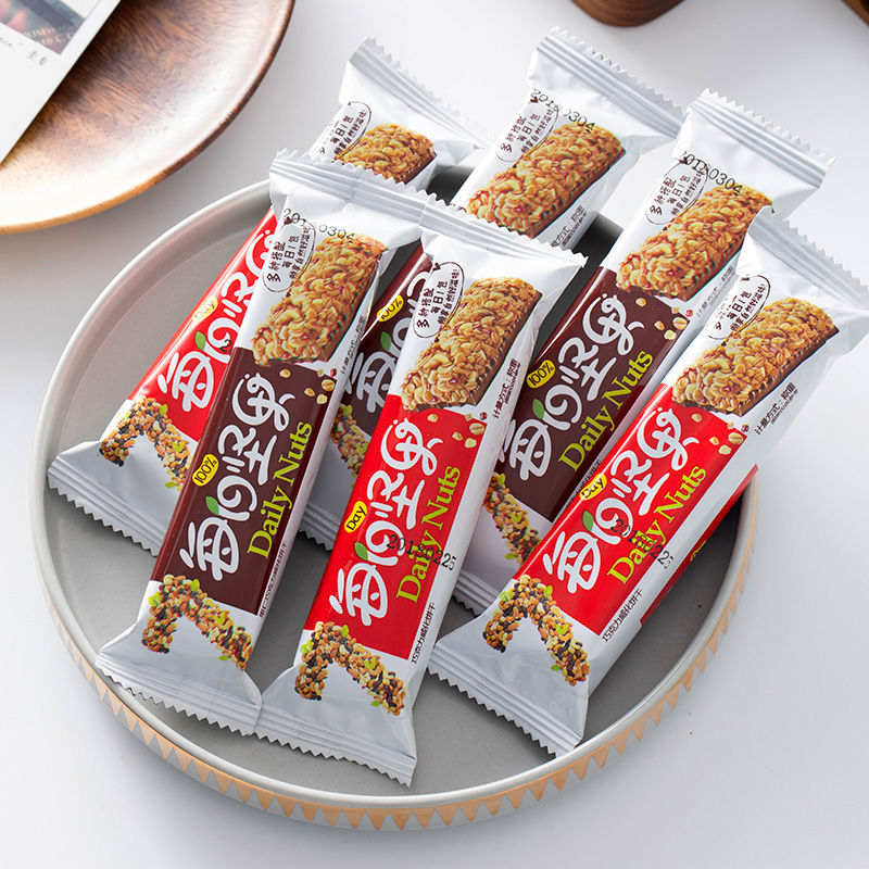 机器猫每日坚果果仁味巧克力威化饼干办公室零食