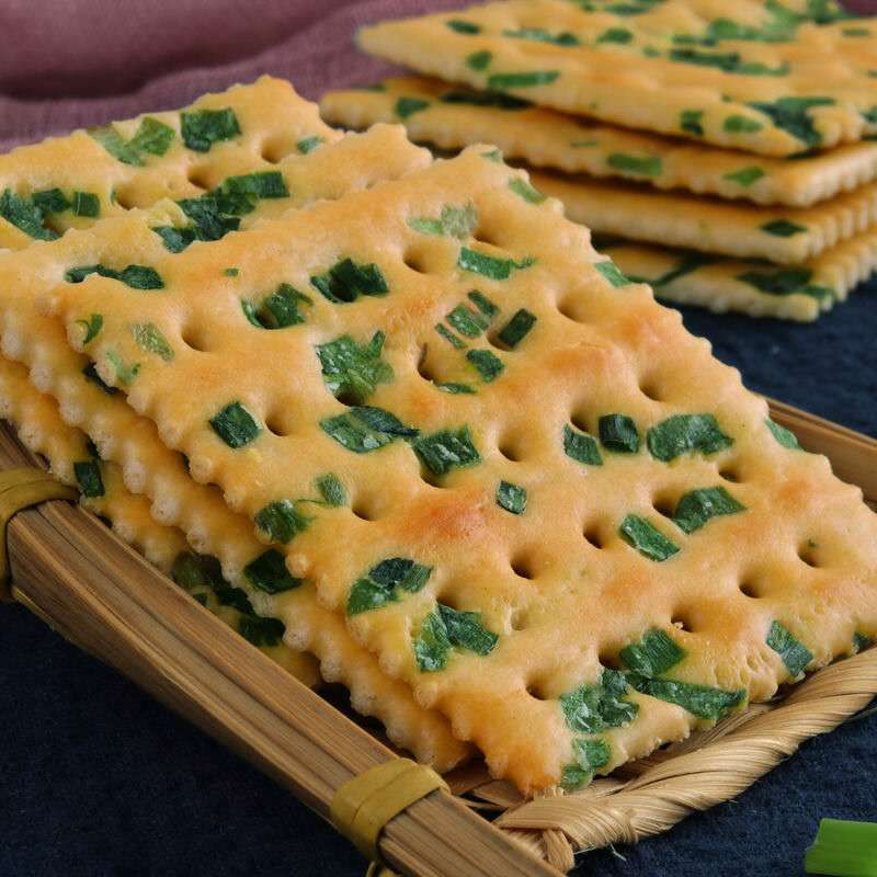 畅销款香葱味苏打饼干代餐休闲食品