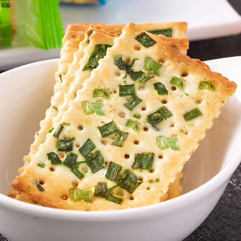 畅销款香葱味苏打饼干代餐休闲食品