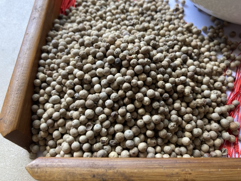 白胡椒粒特级白胡椒子颗粒可打散粉调料水洗白椒海南特产足干