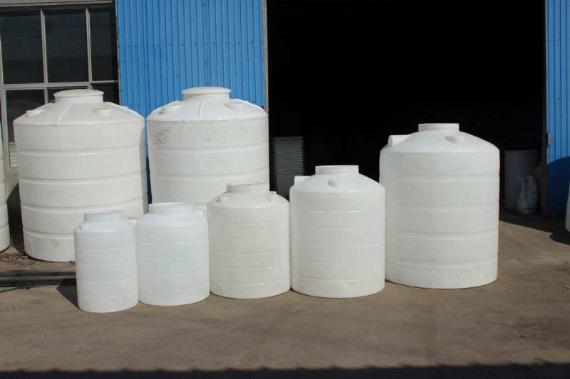 塑料水箱工业塑料储罐化工酸碱储罐灌溉水箱水塔厂家直销