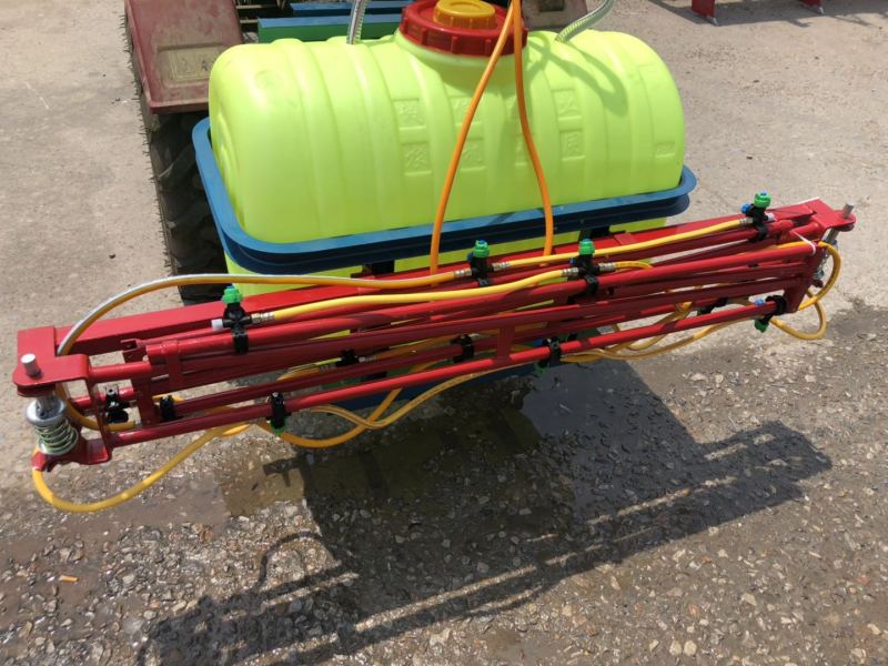 四轮车悬挂自动收管喷雾打药机车载式高杆雾化均匀植保打药机