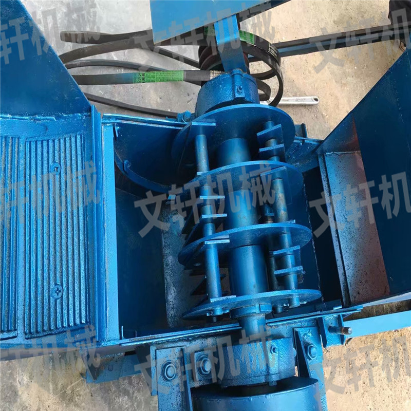 大型秸秆粉碎机的价格自喂式进料粉碎机