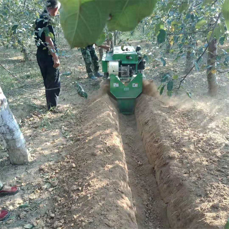 适用于葡萄果树核桃作物的开沟施肥机多功能履带式开沟施