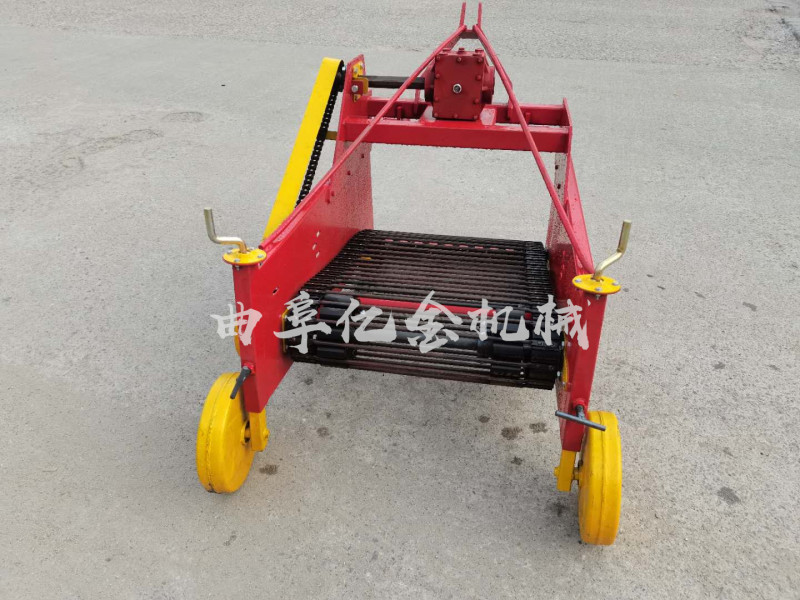 板蓝根收获机四轮车悬挂魔芋收获机深度挖掘洋芋红薯收获机