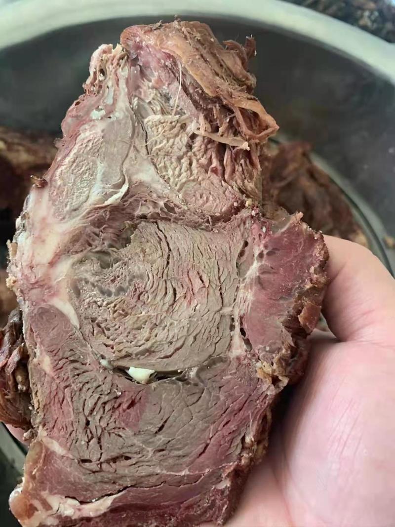 全熟酱牛肉。可根据客户要求定制大小包装，一亩田**