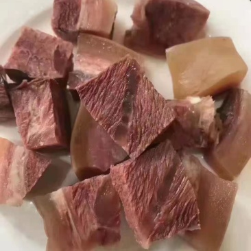 熟牛头肉,牛头肉切块。可根据客户要求定做,规格齐全