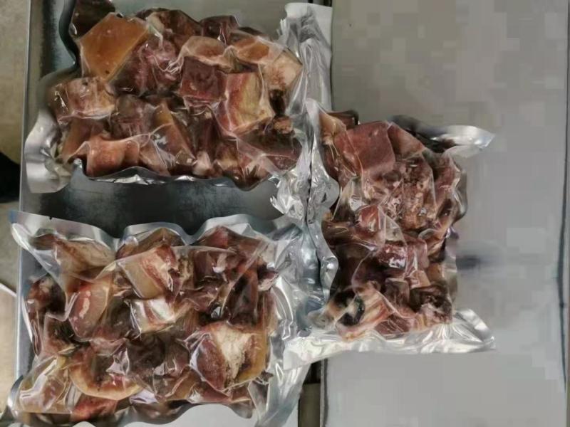熟牛头肉，牛头肉切块。可根据客户要求定做，规格齐全