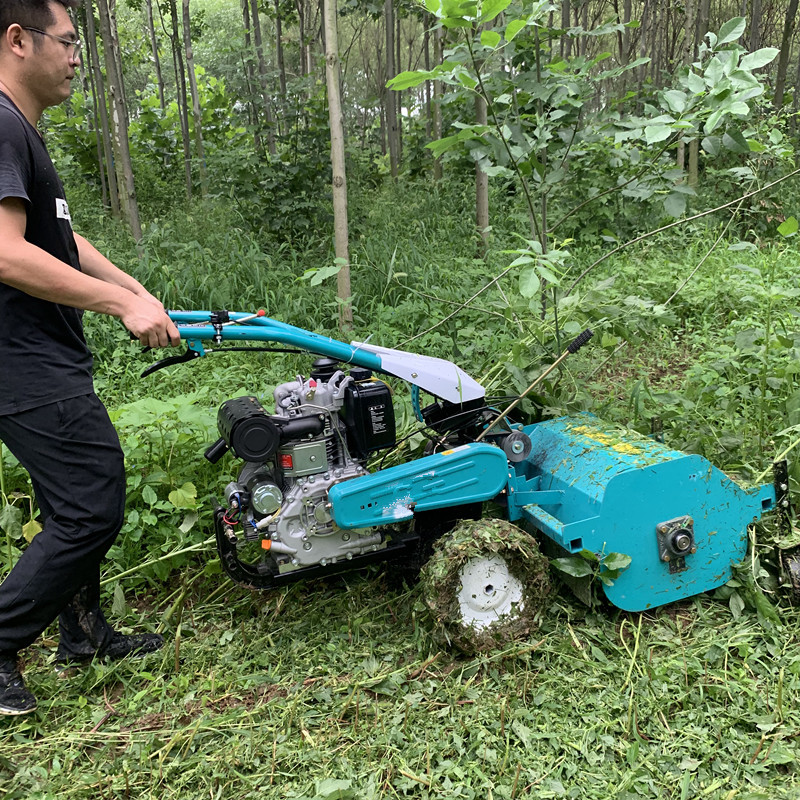 手扶式园林打草机小型甩刀式柴油除草机农用自走果园碎草机