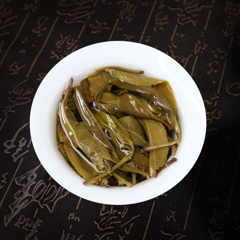 云南正宗普洱茶生茶357g古树普洱茶冰岛茶饼