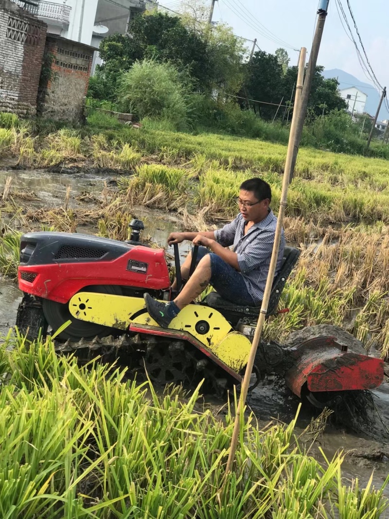 乘坐式履带旋耕机电启动柴油推土机田园管理开沟机