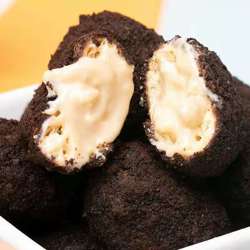 现货网红新品美食王爆浆曲奇小丸子果仁奶油夹心饼干爆浆巧克