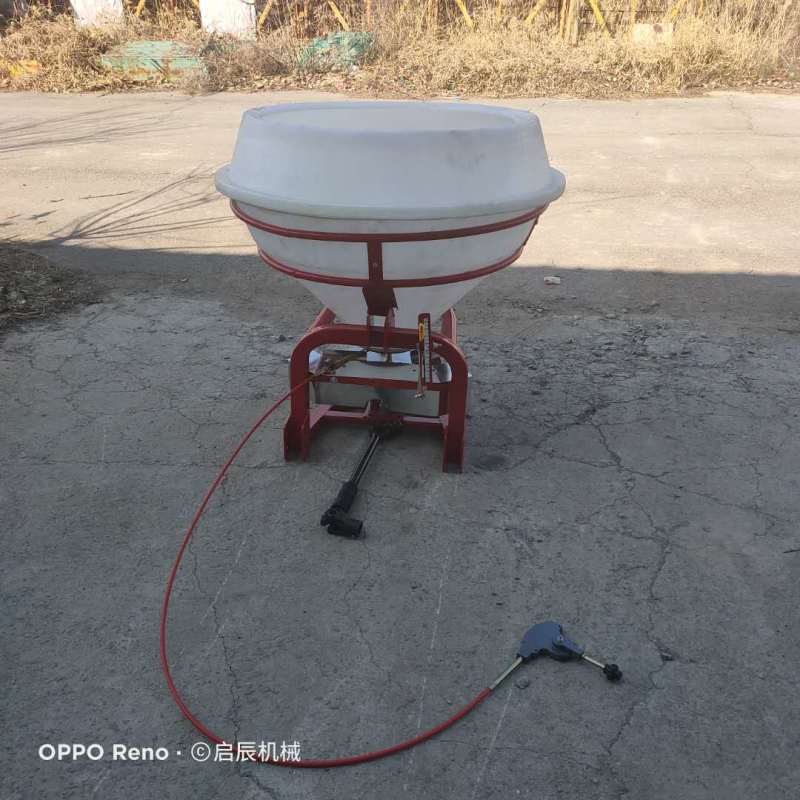 拖拉机后传动塑料桶撒肥机不锈钢撒肥机双盘撒肥机电动