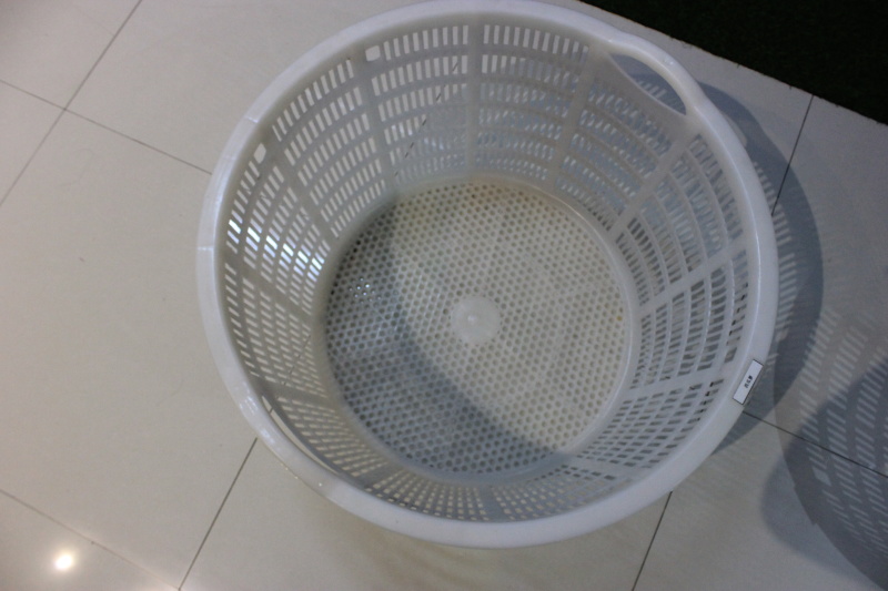 成都西瓜塑料筐塑料水果箩小家用脏衣服篮圆形筐