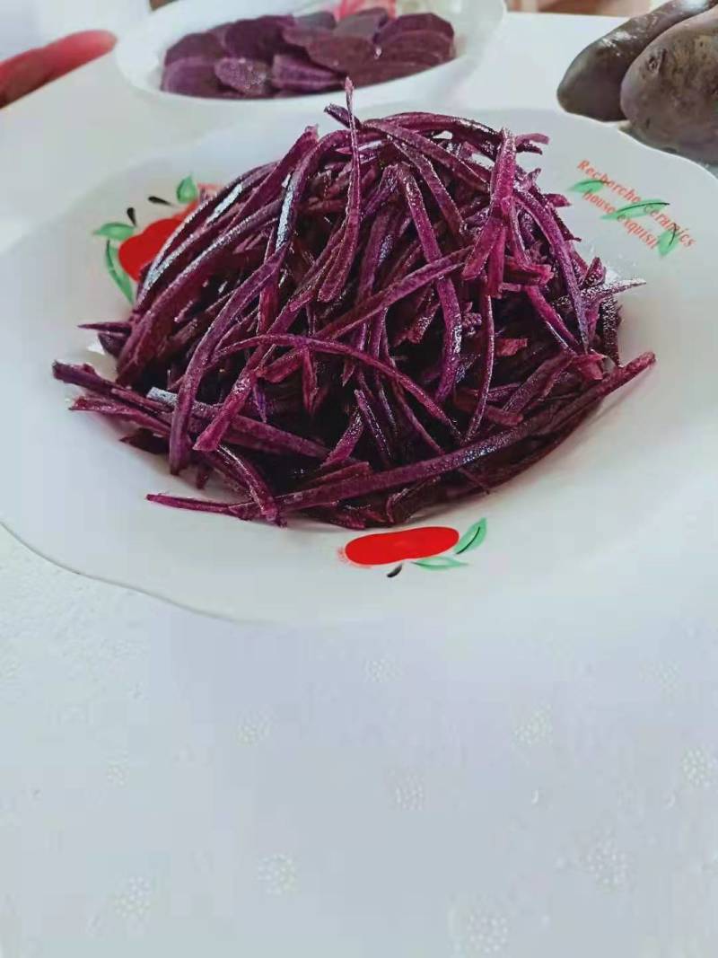 紫土豆批发，红土豆批发，基地直发，各种规格，诚信经营