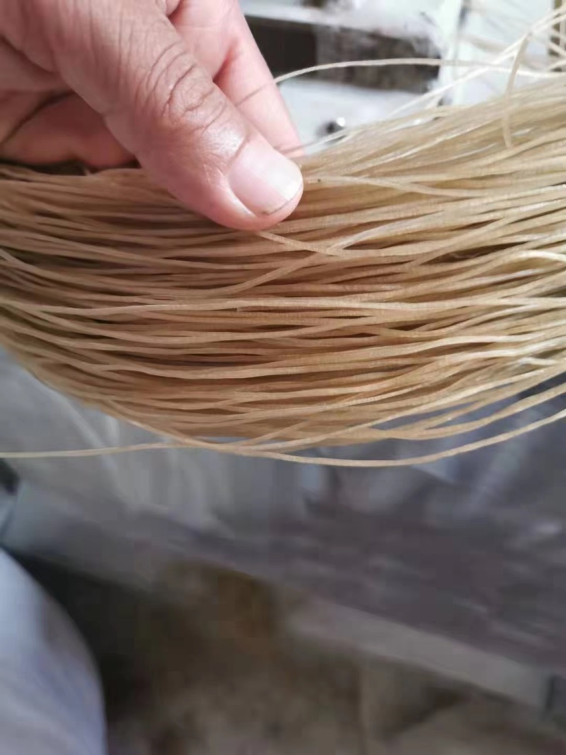 【纯手工】纯手工红薯粉条红薯淀粉制作口感好质量佳！