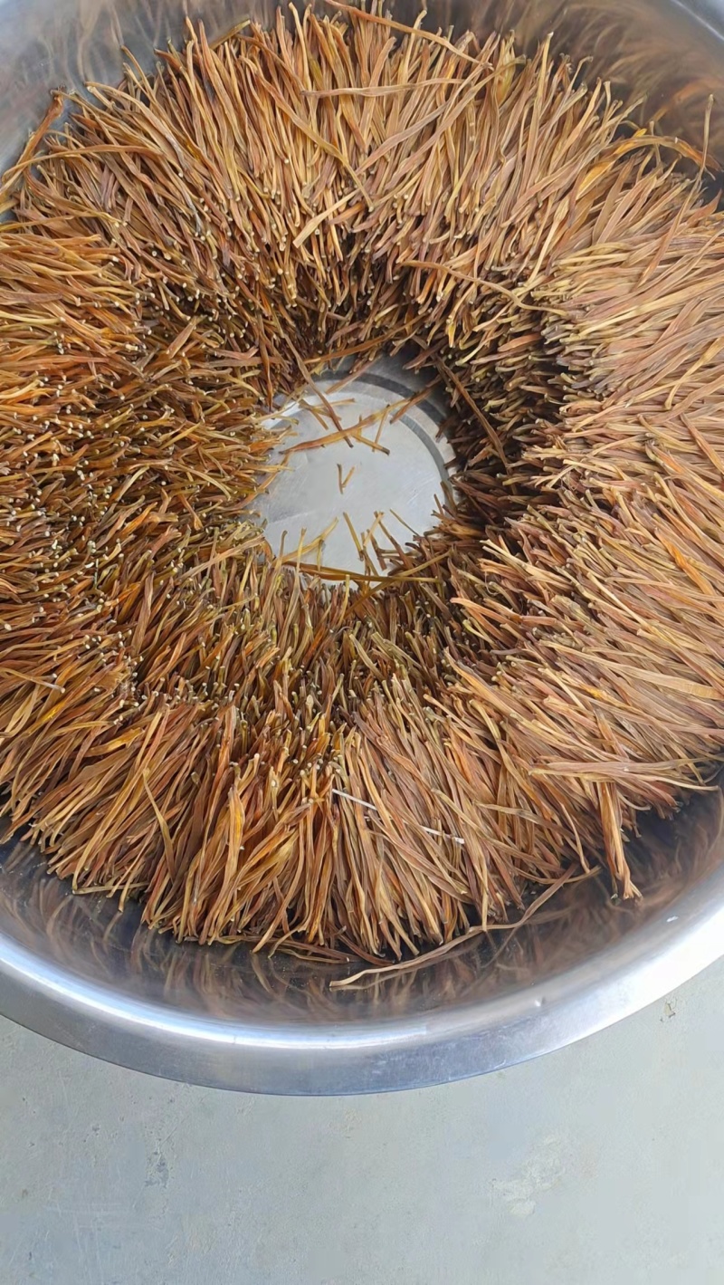 常年收购销售精品直条黄花菜，通货黄花菜，熟直条黄花菜等！