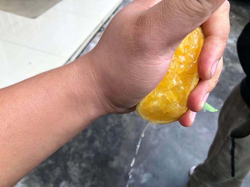 精品爱媛果冻橙，无核甜蜜多汁，欢迎下单咨询