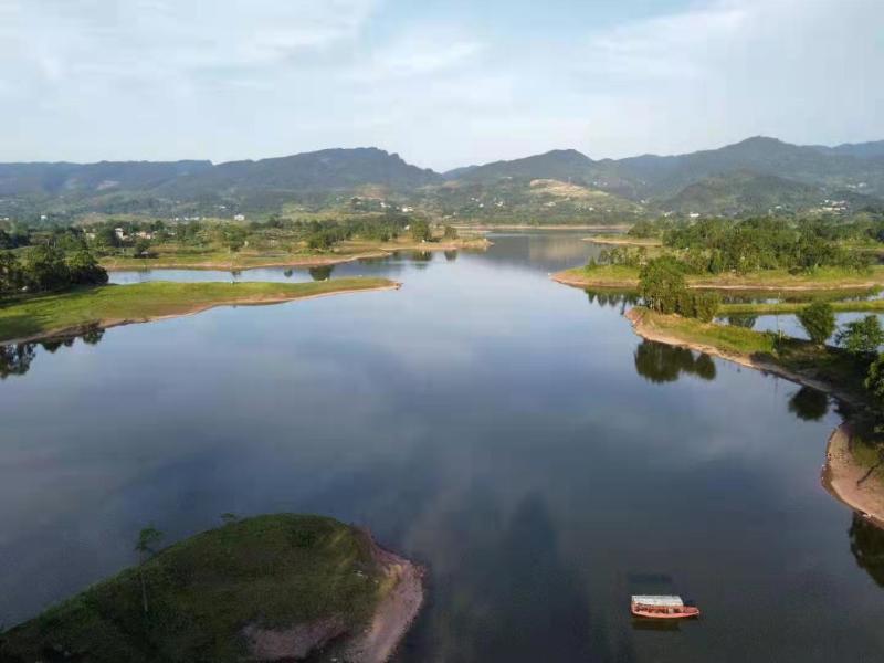 长寿大洪湖旁600平农家乐带鱼塘出租，地下1层楼上4层